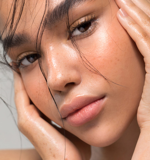 a close up of a woman